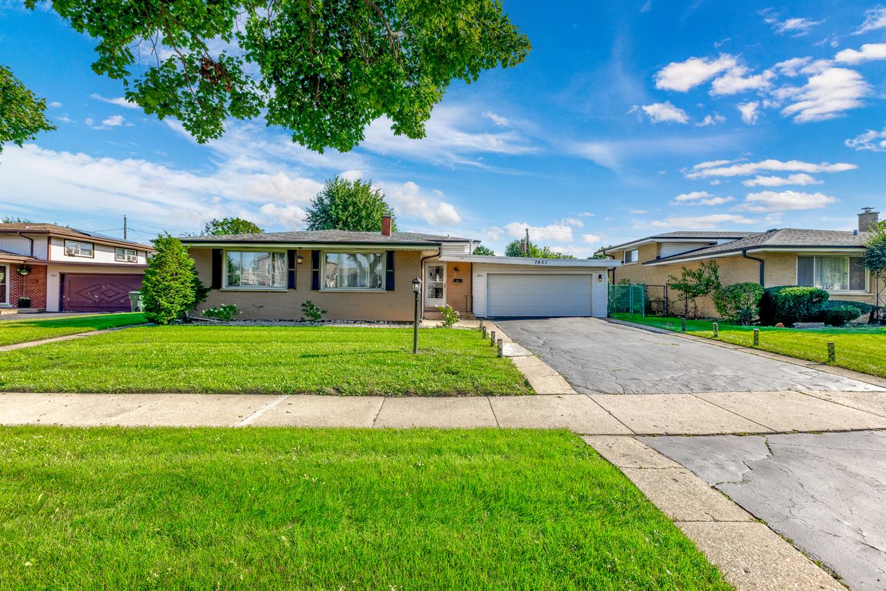 7851 W Church St., Morton Grove, IL 60053
