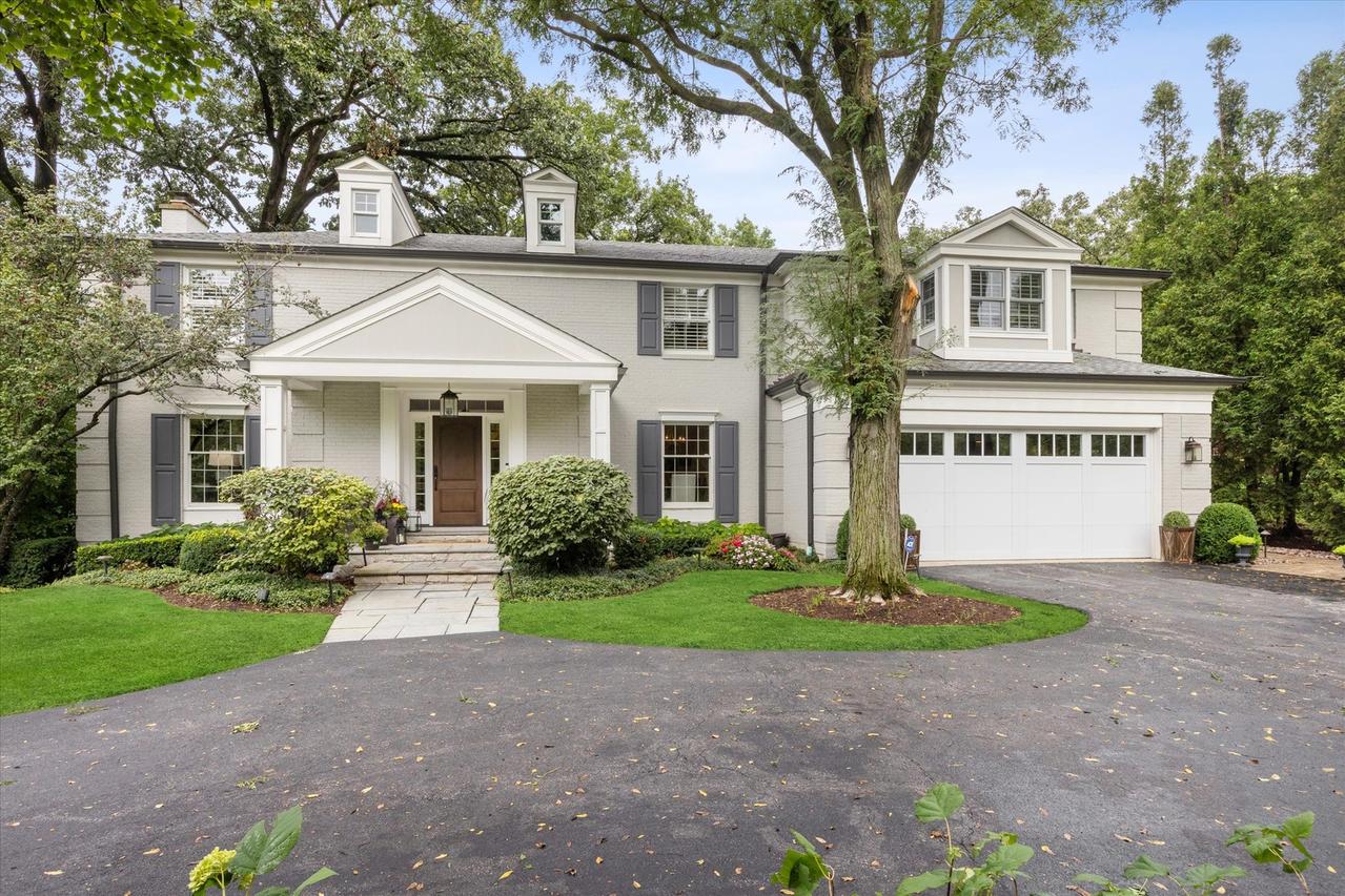 6493 Apache Dr., Indian Head Park, IL 60525