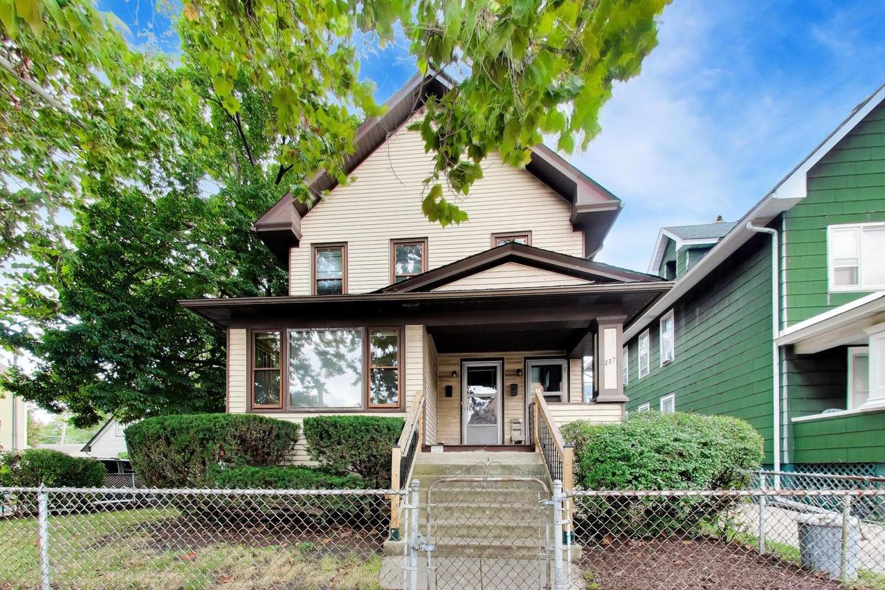 227 Circle Ave., Forest Park, IL 60130