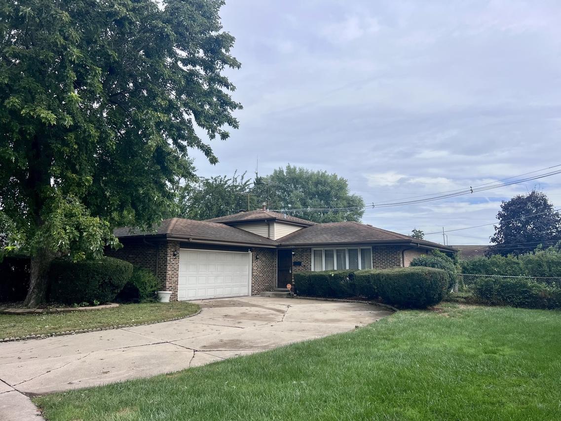 15035 Naughton Dr., South Holland, IL 60473