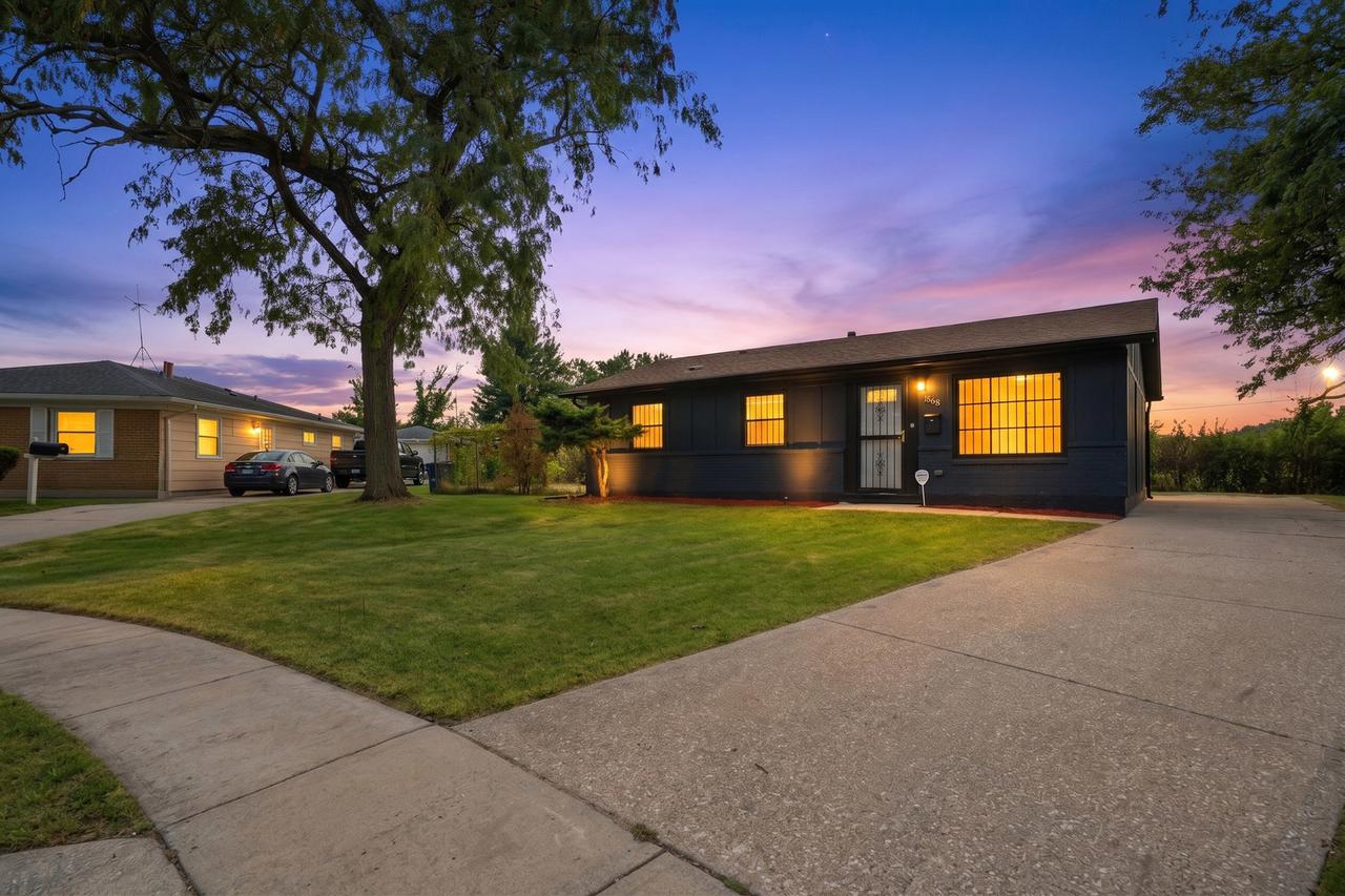 1888 Andover Ct., Chicago Heights, IL 60411