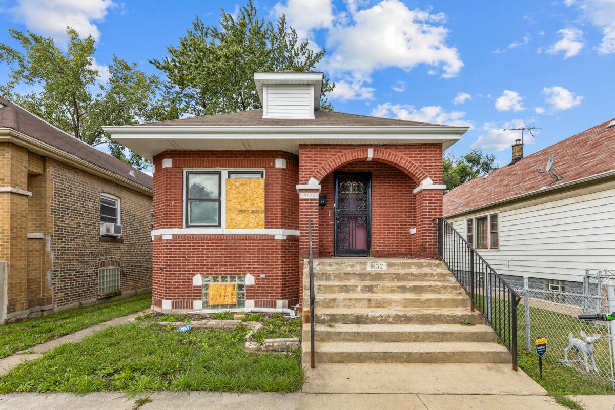 9132 S Blackstone Ave., Chicago, IL 60619
