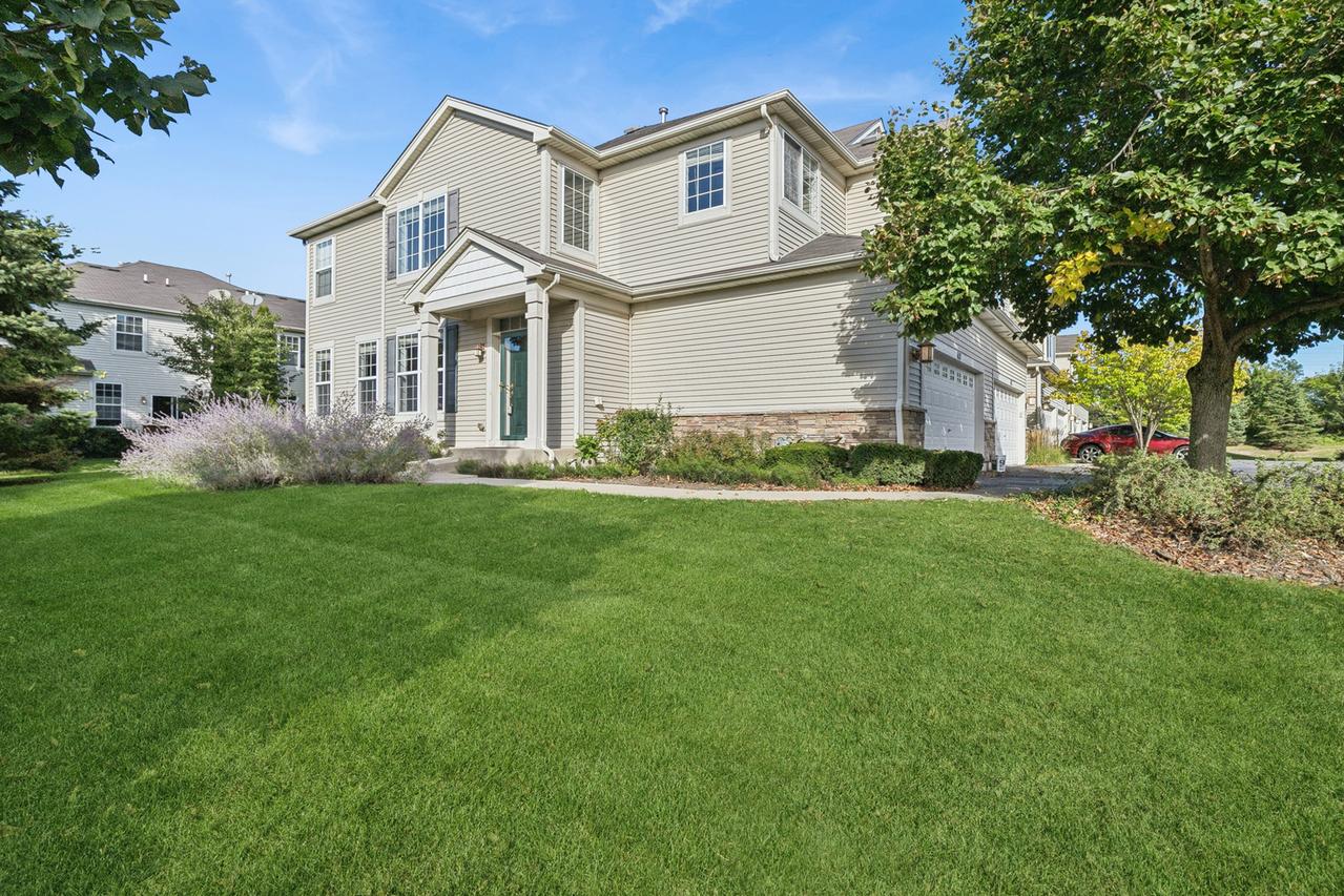 621 S Jade Ln., Round Lake, IL 60073