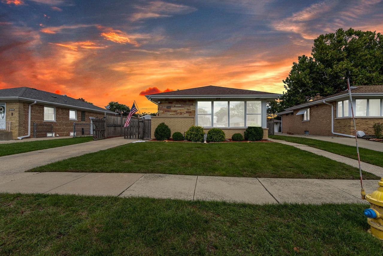 7316 W Greenleaf St., Niles, IL 60714