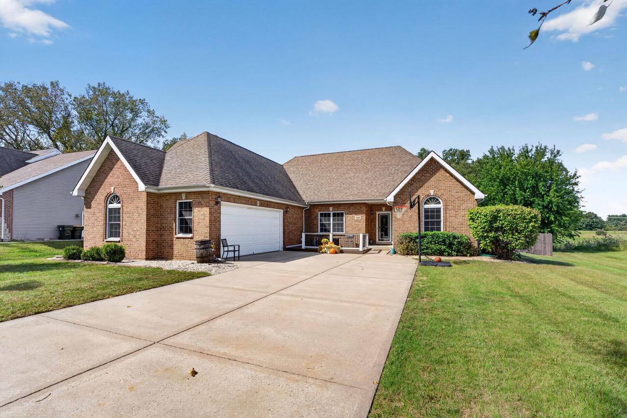 185 Fairway Dr., Essex, IL 60935