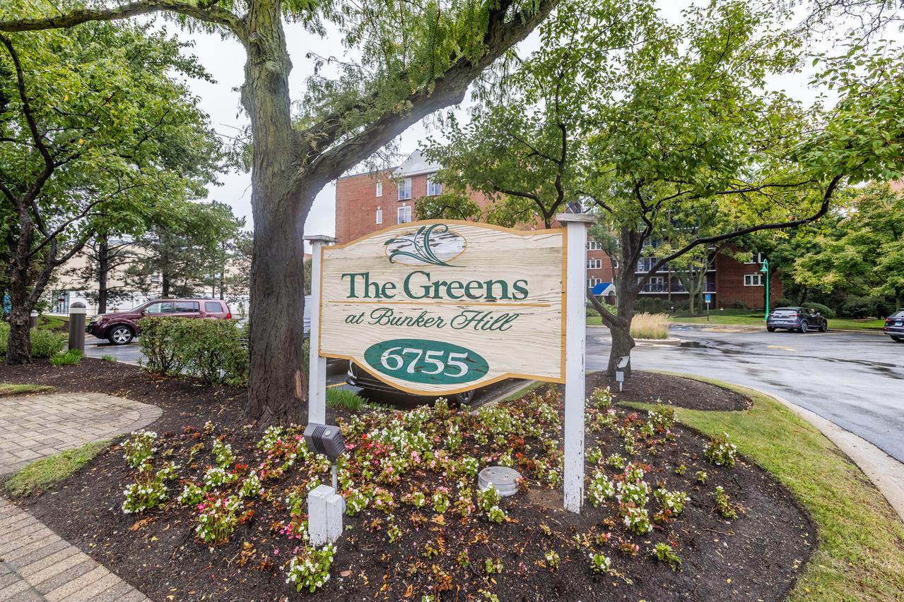 6755 N Milwaukee Ave. #505, Niles, IL 60714