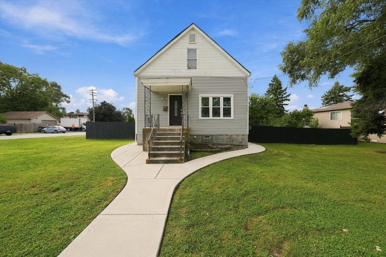 3903 W 115th St., Alsip, IL 60803
