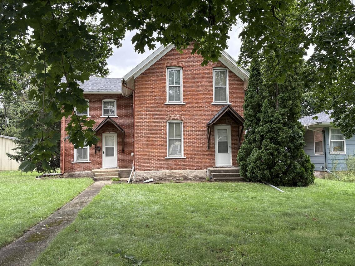 810 E 4th St., Sterling, IL 61081