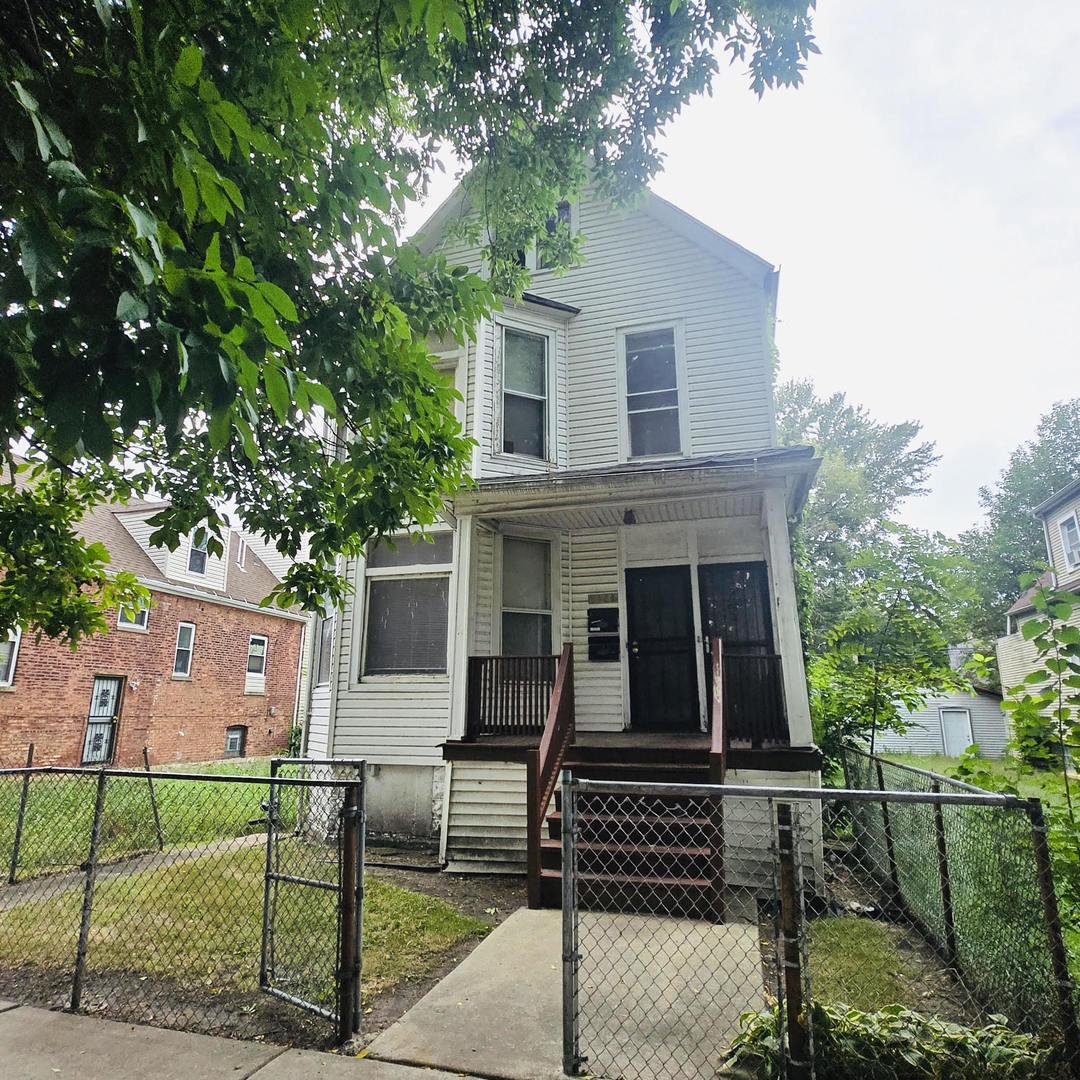 7946 S Muskegon Ave., Chicago, IL 60617