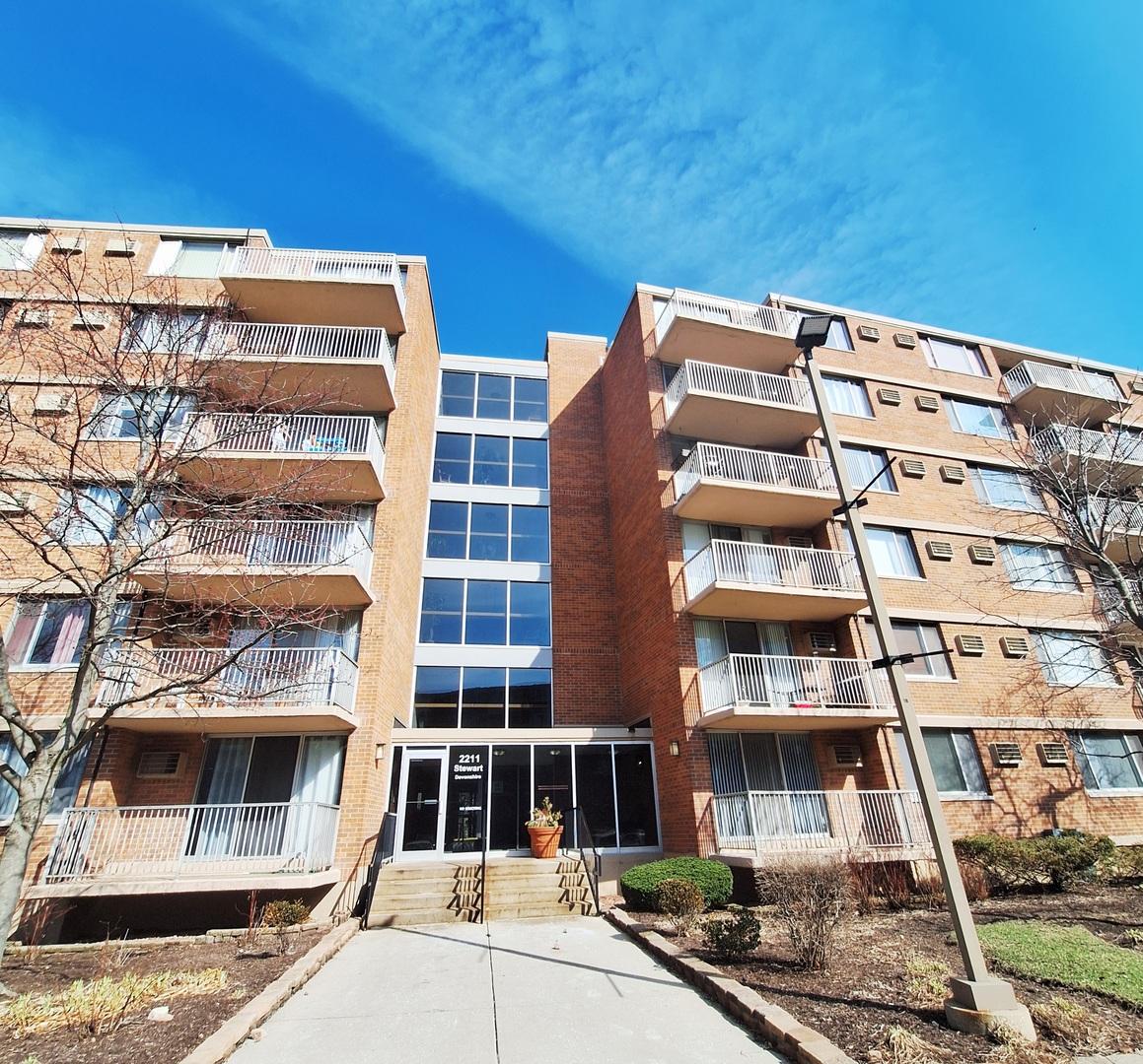 2211 S Stewart Ave. #4A, Lombard, IL 60148