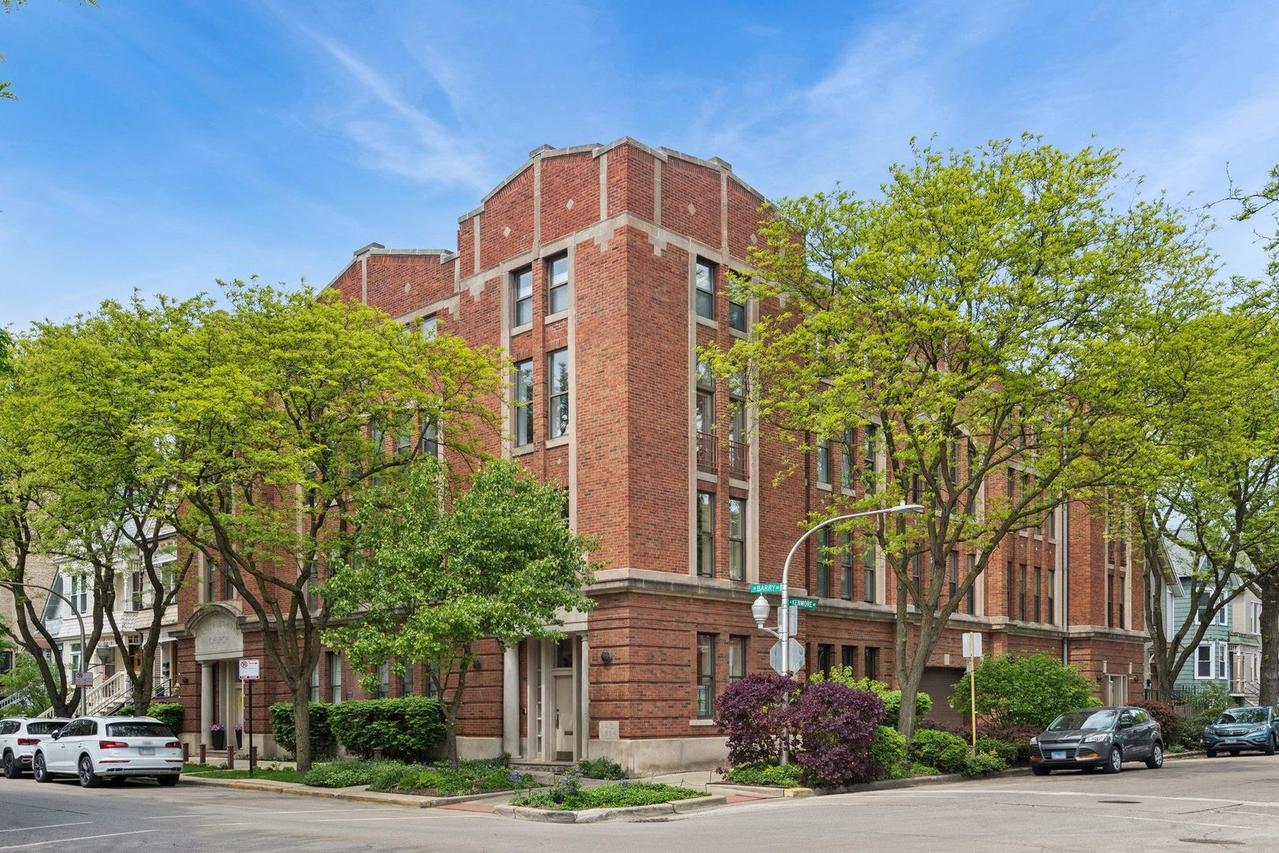 3100 N Kenmore Ave. #3J, Chicago, IL 60657
