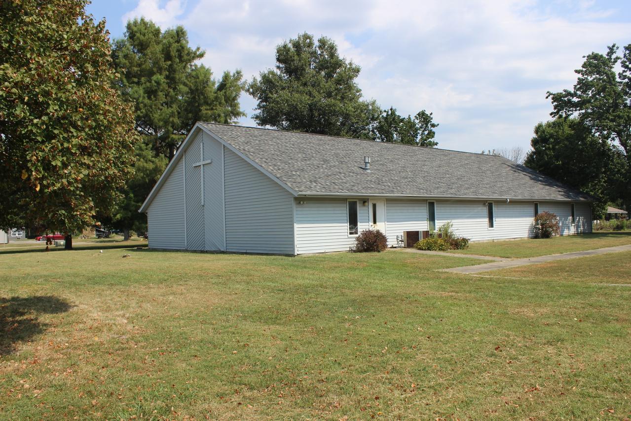 321 Country Club Ln., Centralia, IL 62801