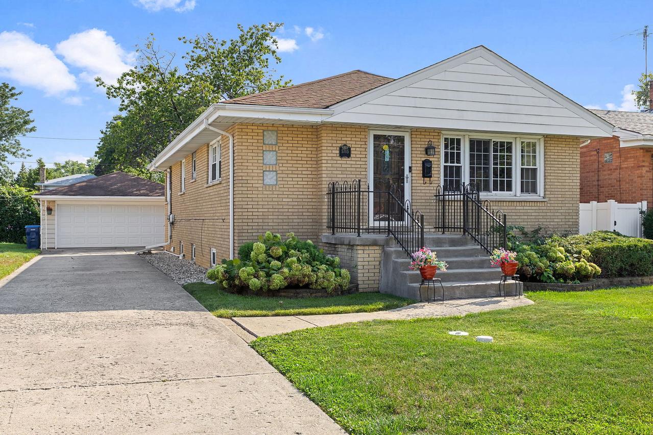 5705 W Maple Ave., Berkeley, IL 60163