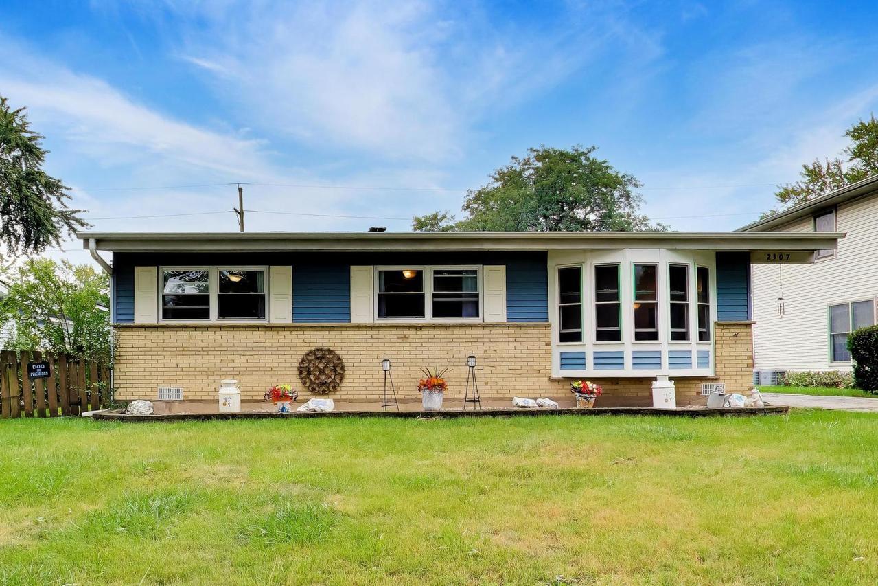 2307 Fulle St., Rolling Meadows, IL 60008