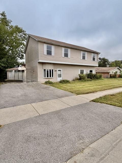 212 Harwood Dr., Bolingbrook, IL 60440