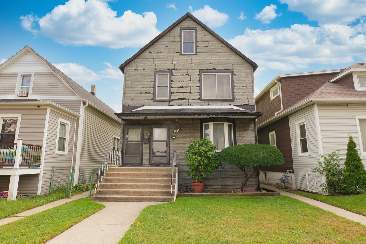 7439 W 56th St., Summit, IL 60501