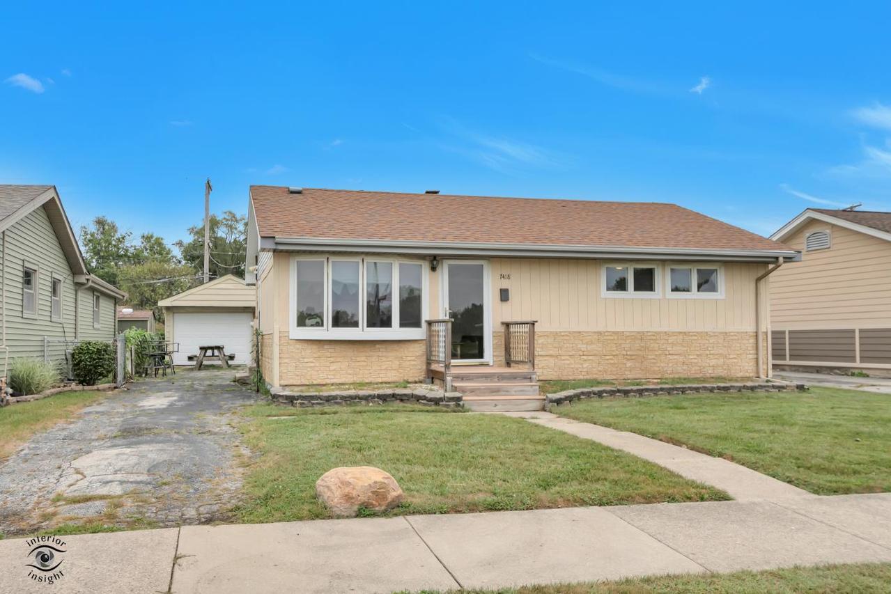 7418 W 115th St., Worth, IL 60482