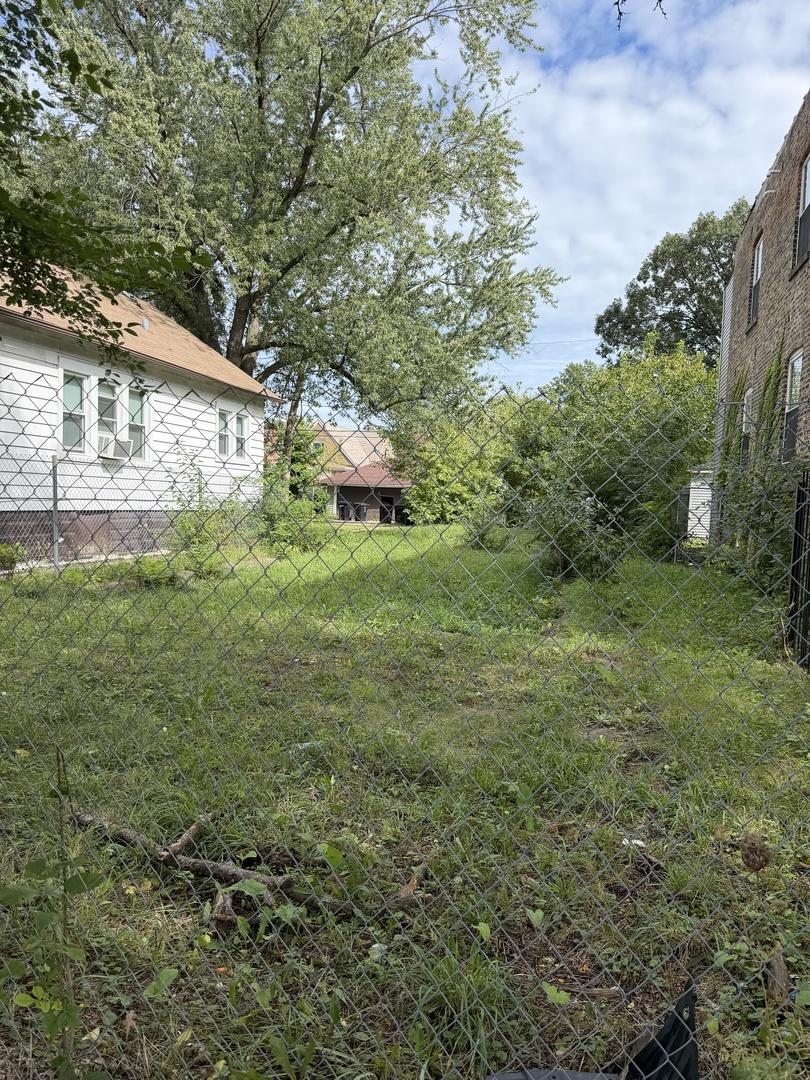 10449 S State St., Chicago, IL 60628