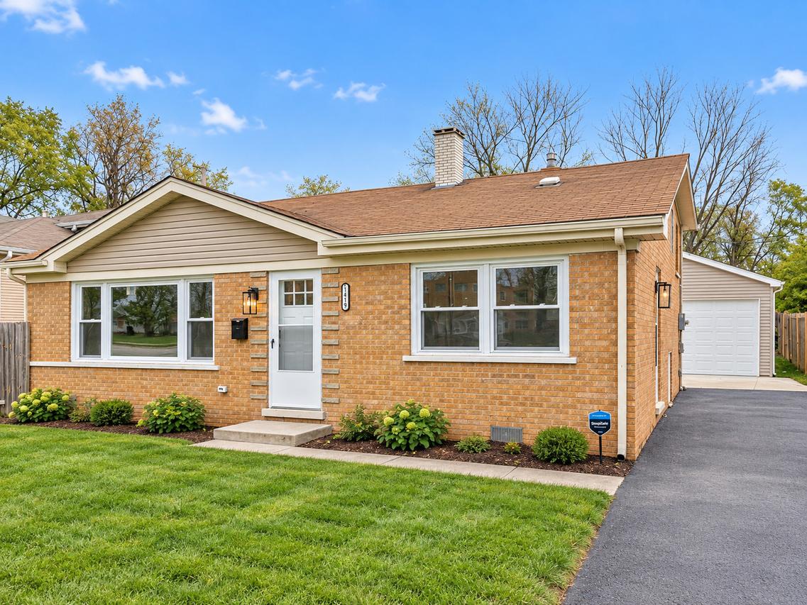 17419 Kedzie Ave., Hazel Crest, IL 60429