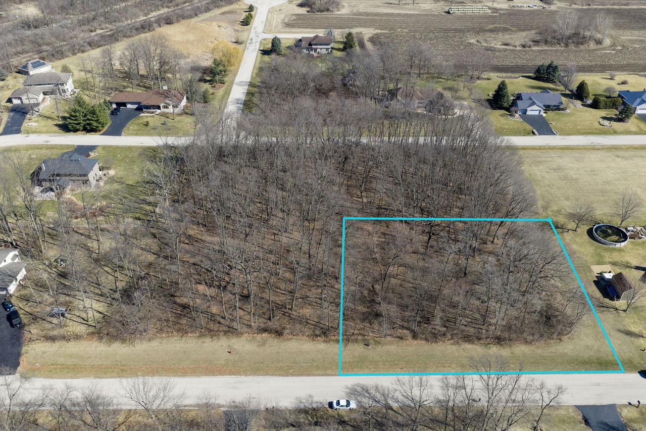 203 Kyle Ln., Kirkland, IL 60146