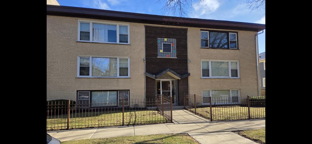 420 S Kenilworth Ave. #18, Oak Park, IL 60302