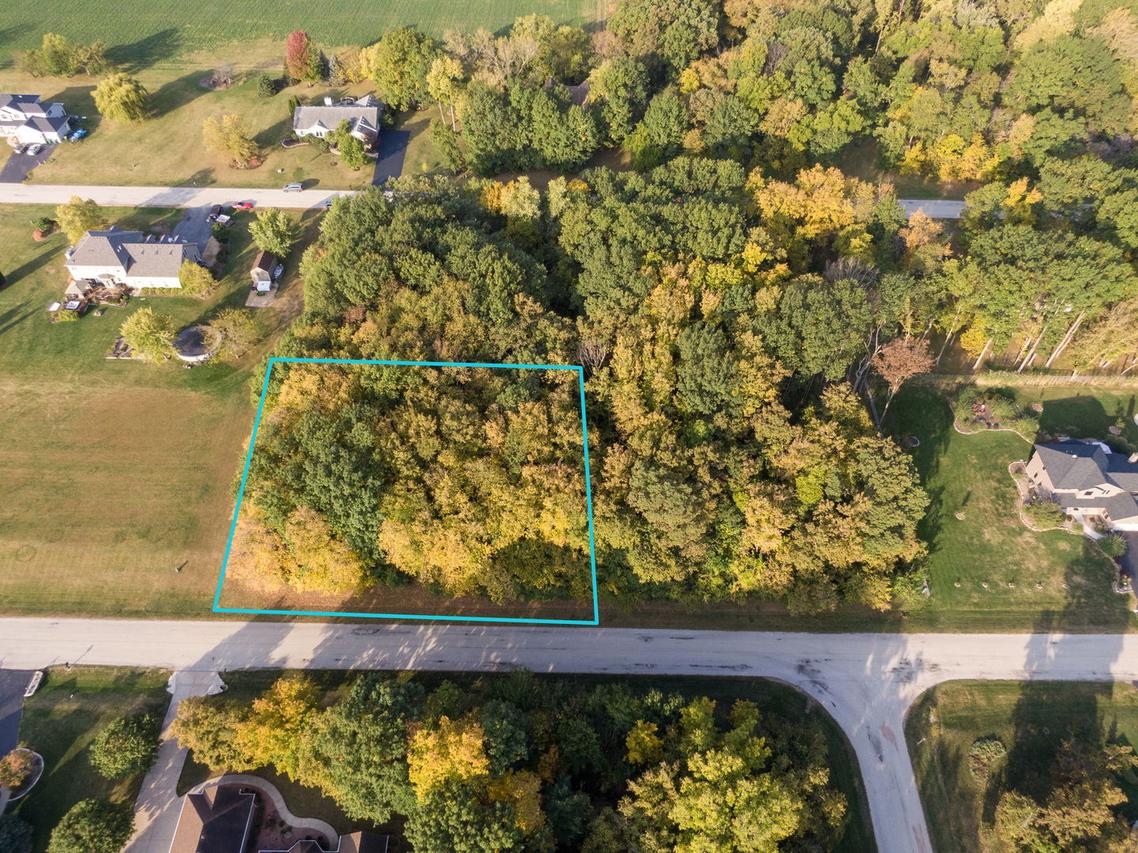 208 Hickory Ln., Kirkland, IL 60146