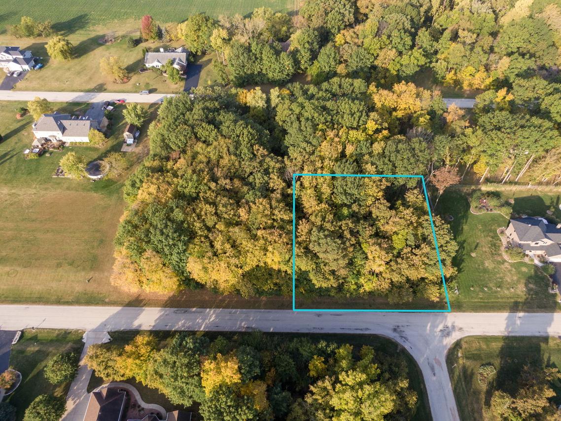 210 Hickory Ln., Kirkland, IL 60146