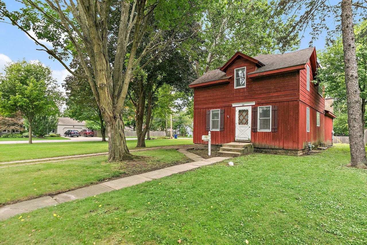 34 Nebraska St., Geneva, IL 60134