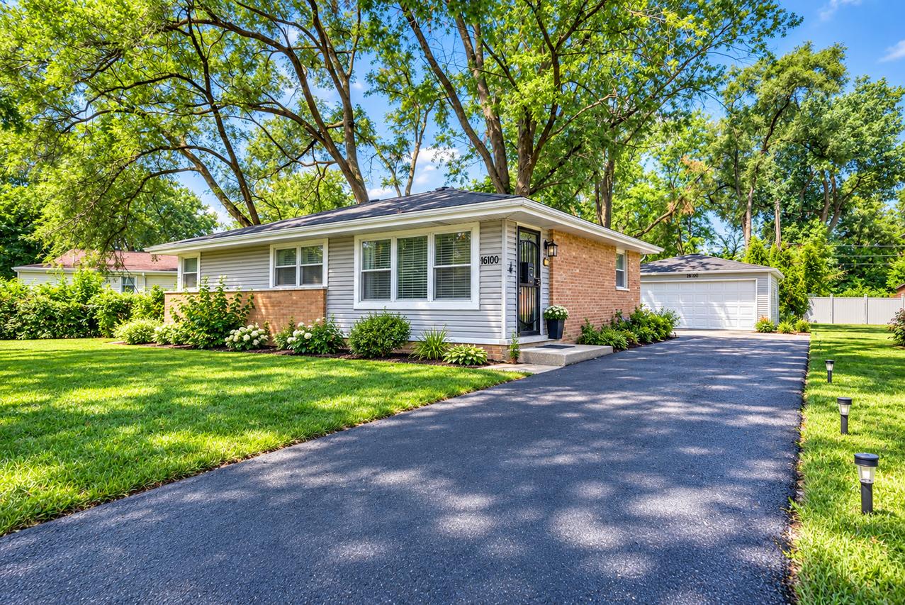 16100 Circle Dr., Markham, IL 60428