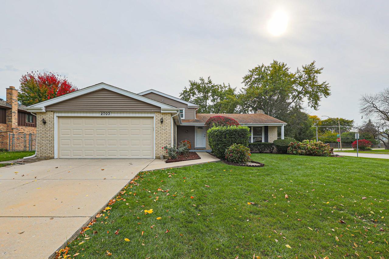 2703 N Brighton Pl., Arlington Heights, IL 60004