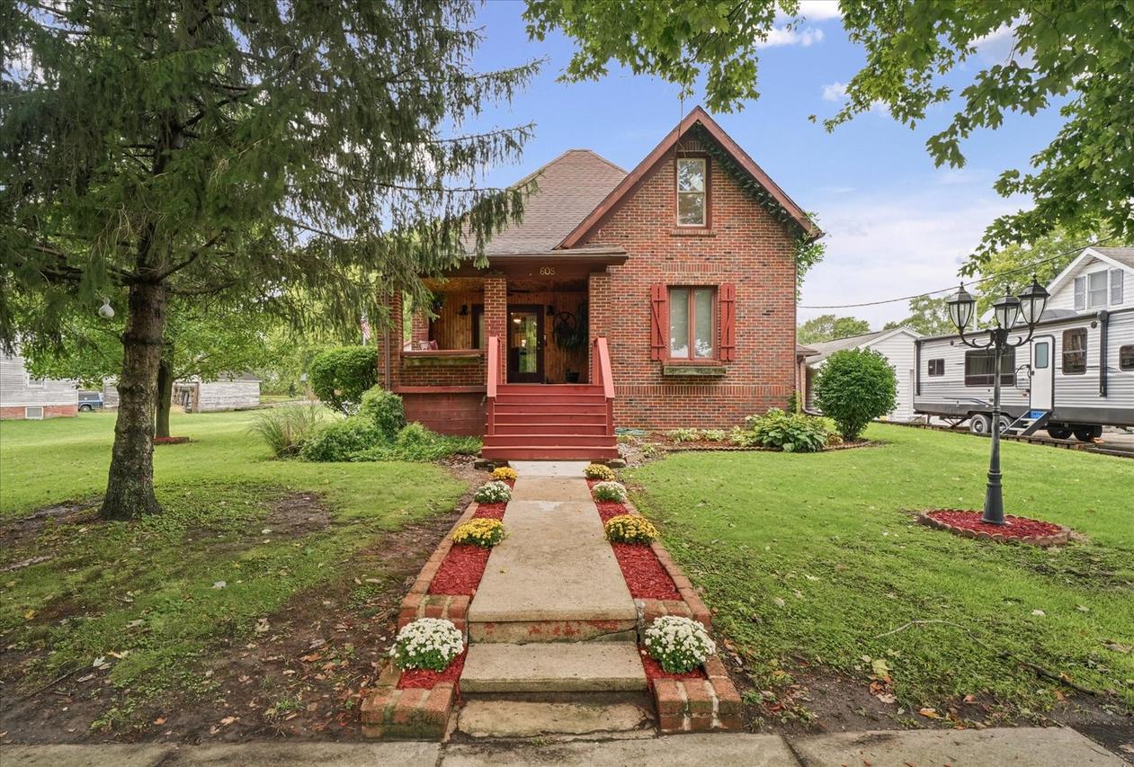605 N Vermilion St., Allerton, IL 61810