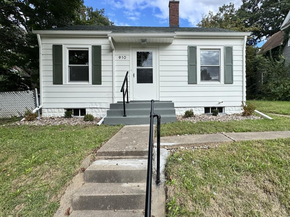 910 25th St., Moline, IL 61265