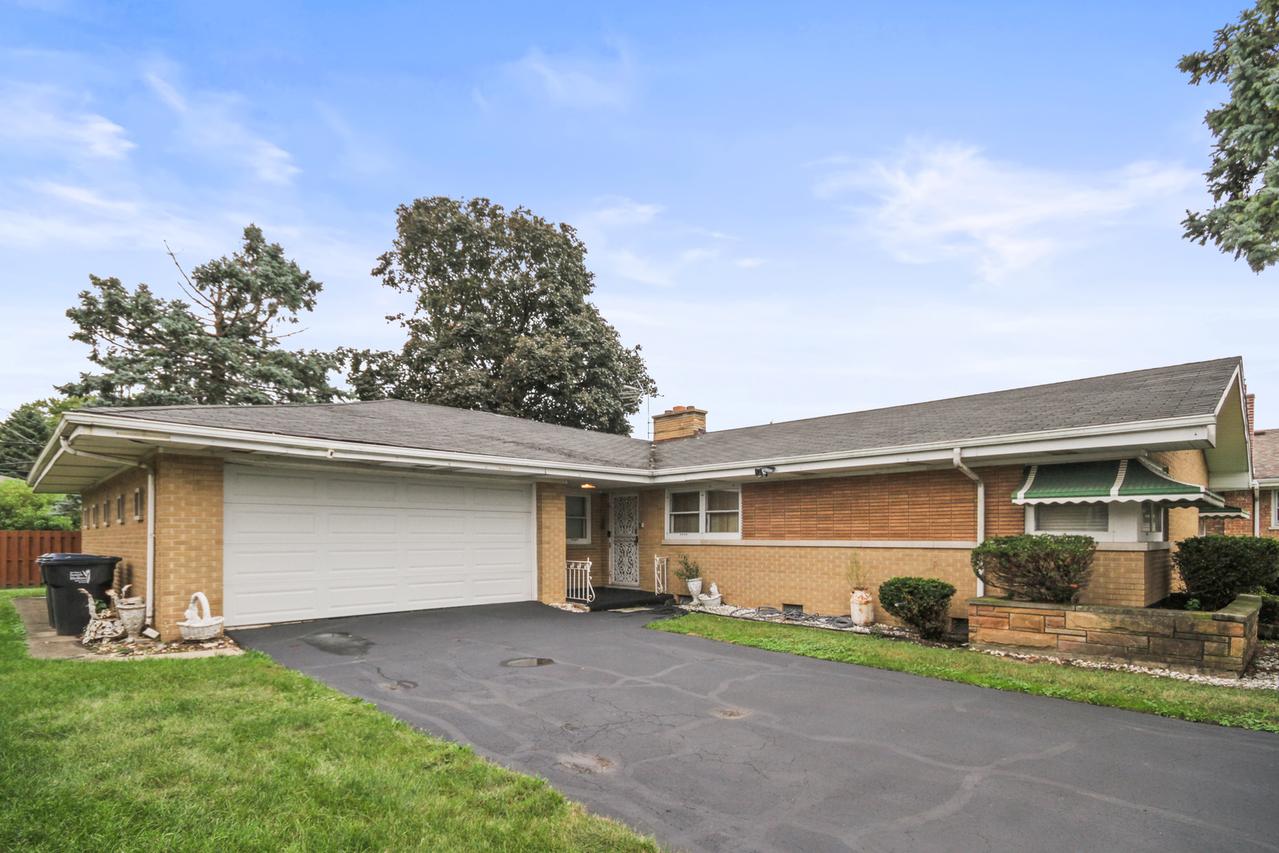 16255 Greenwood Ave., South Holland, IL 60473