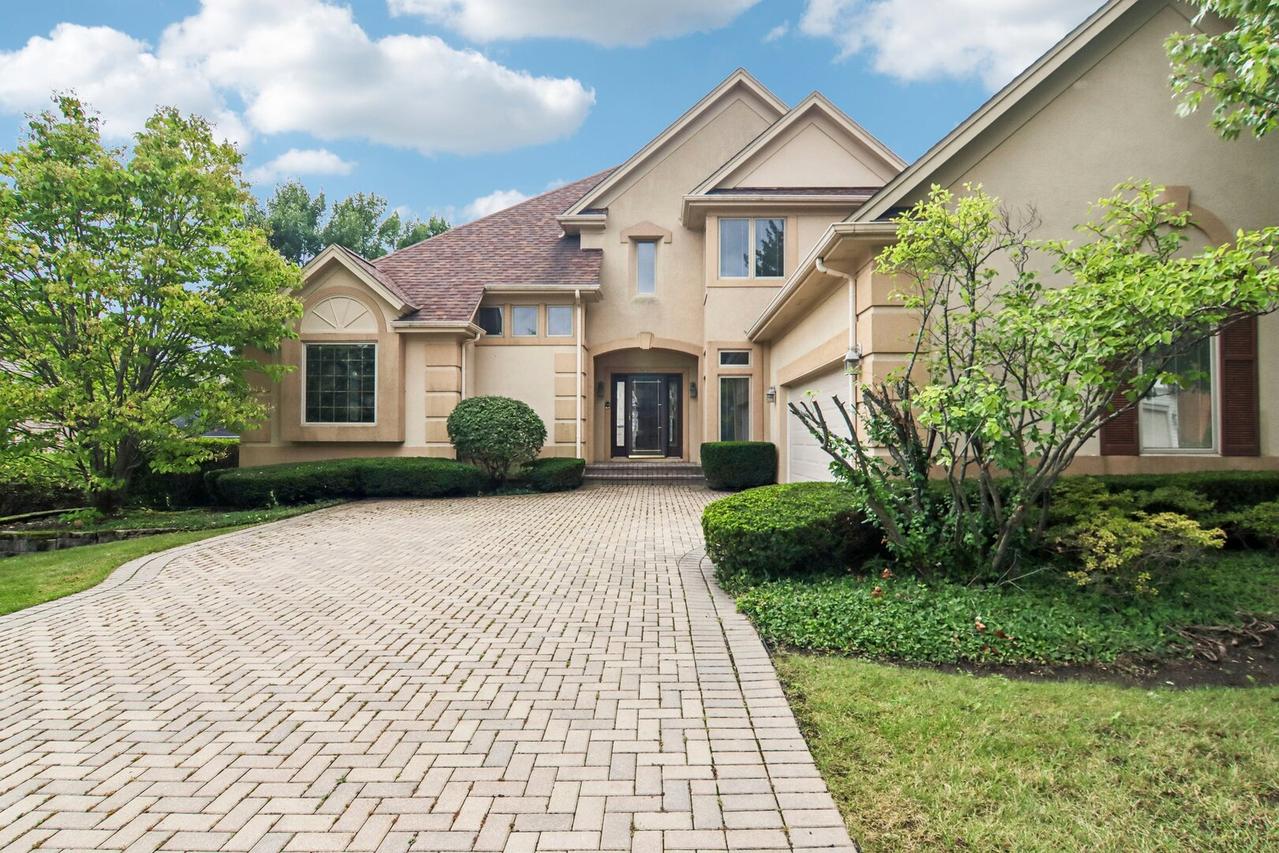 1167 S Hiddenbrook Tr., Palatine, IL 60067