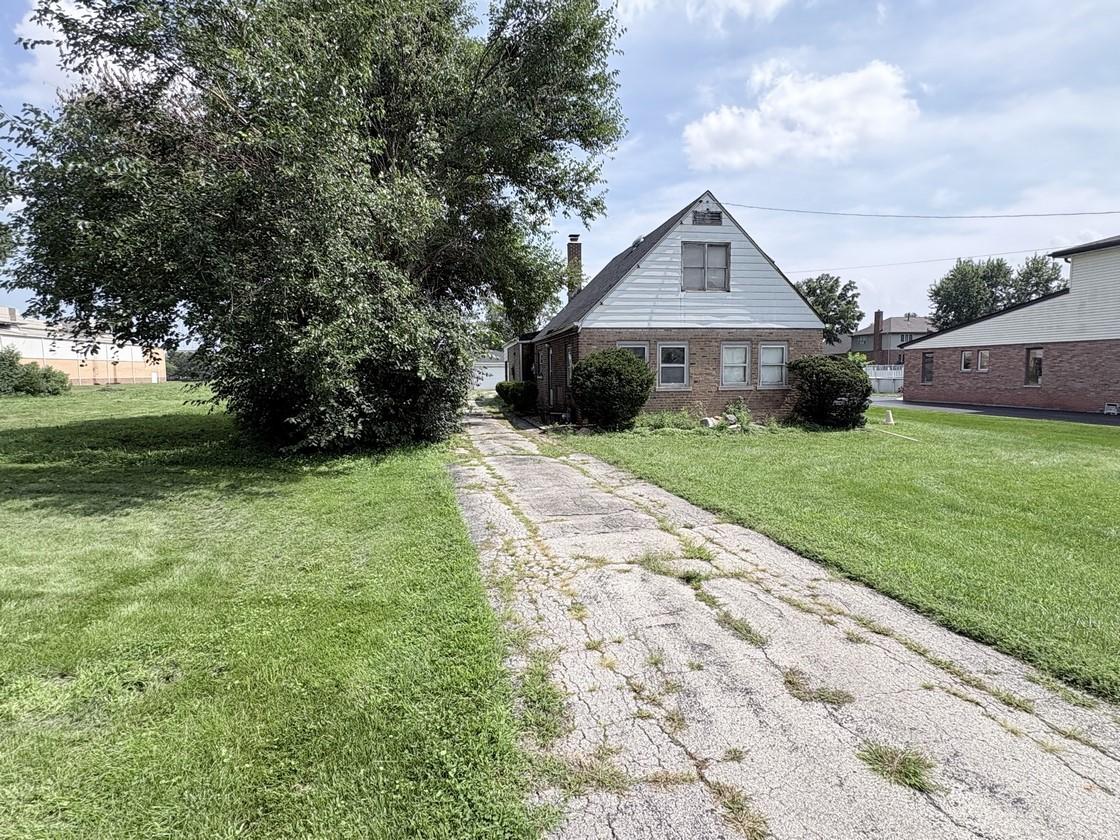 13539 Long Ave., Crestwood, IL 60418