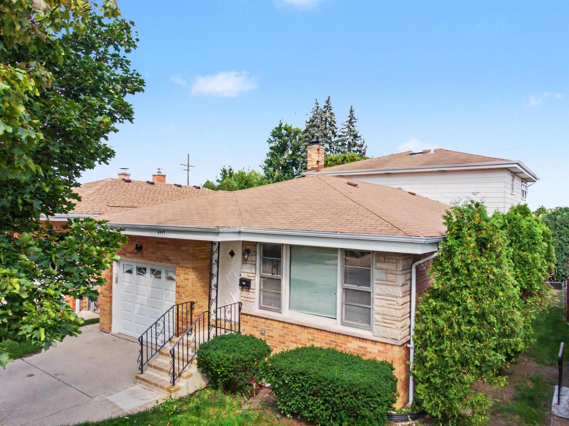 4945 N Neva Ave., Chicago, IL 60656