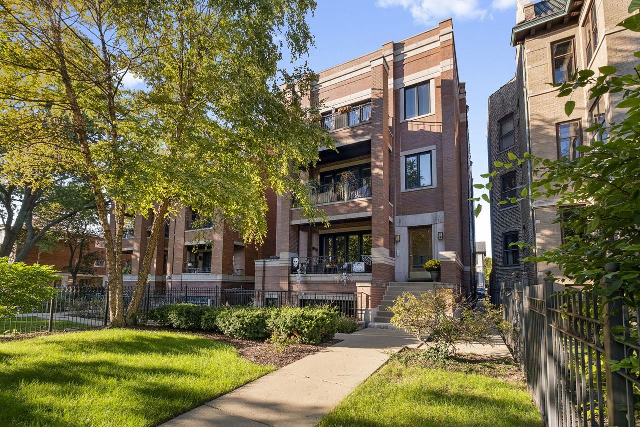 2550 W Logan Blvd. #3F, Chicago, IL 60647
