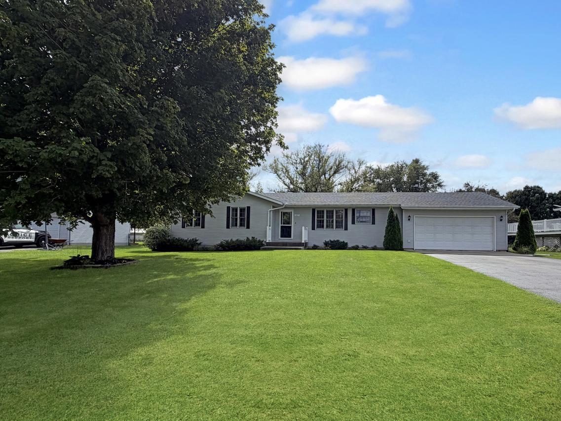 107 Meadow Ct., Forreston, IL 61030
