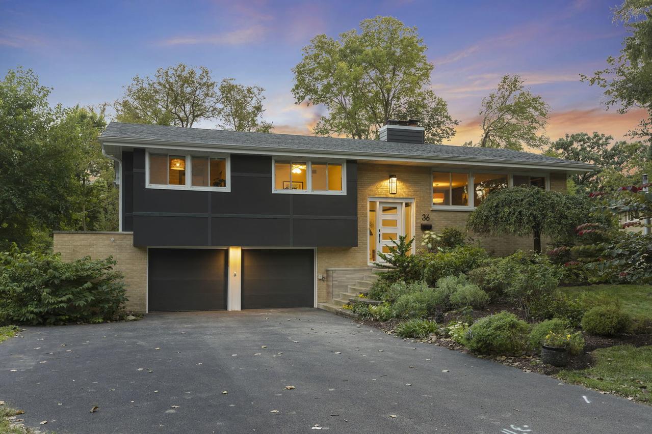36 Golden Larch Ct., Naperville, IL 60540