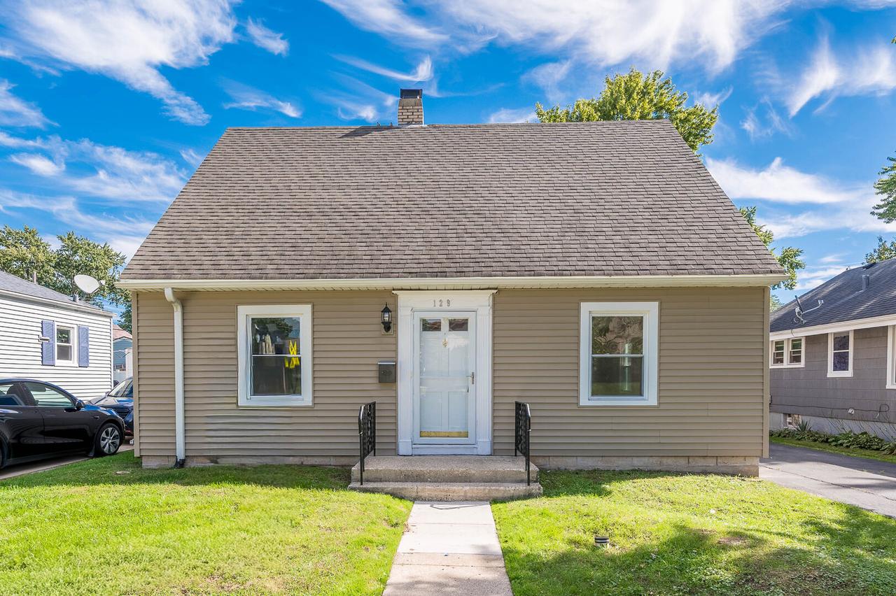 129 S Dubois Ave., Elgin, IL 60123