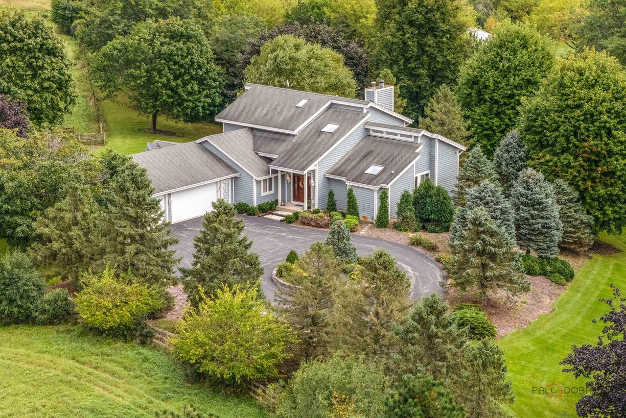 29325 N Callahan Rd., Wauconda, IL 60084