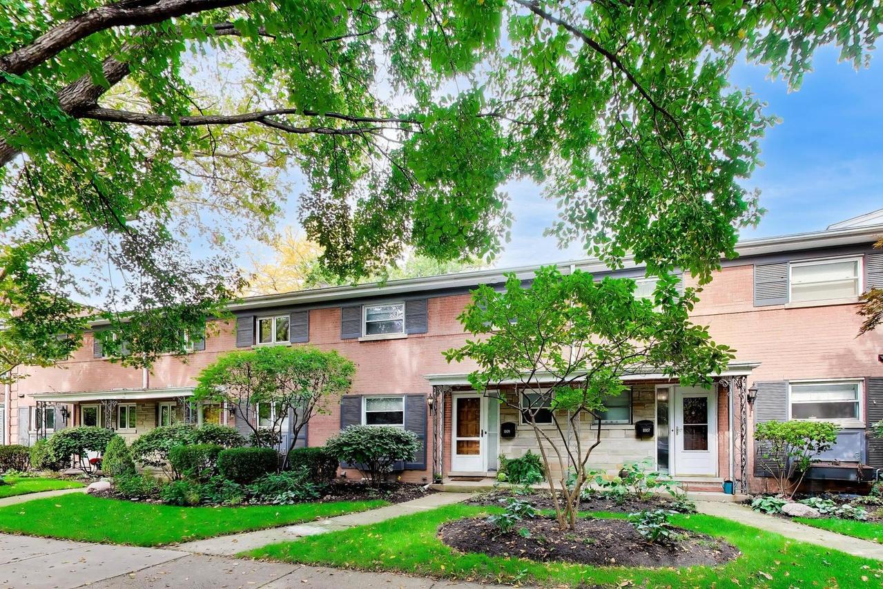 1009 Dempster St., Evanston, IL 60201