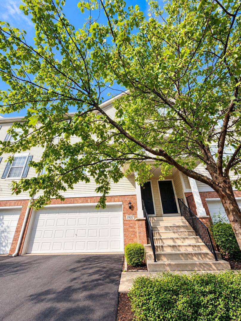 1907 Indian Hill Ln., Aurora, IL 60503