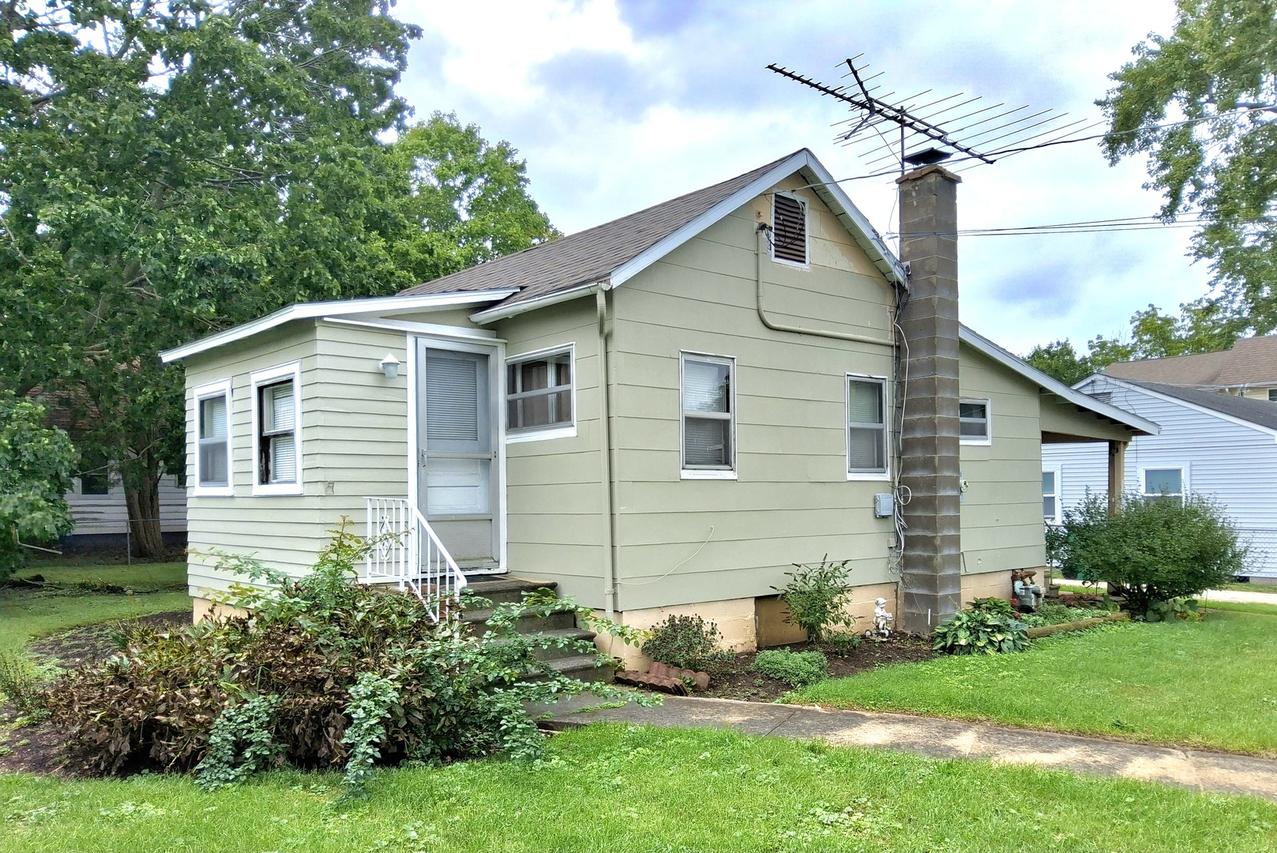 406 Cottage Row, Sycamore, IL 60178
