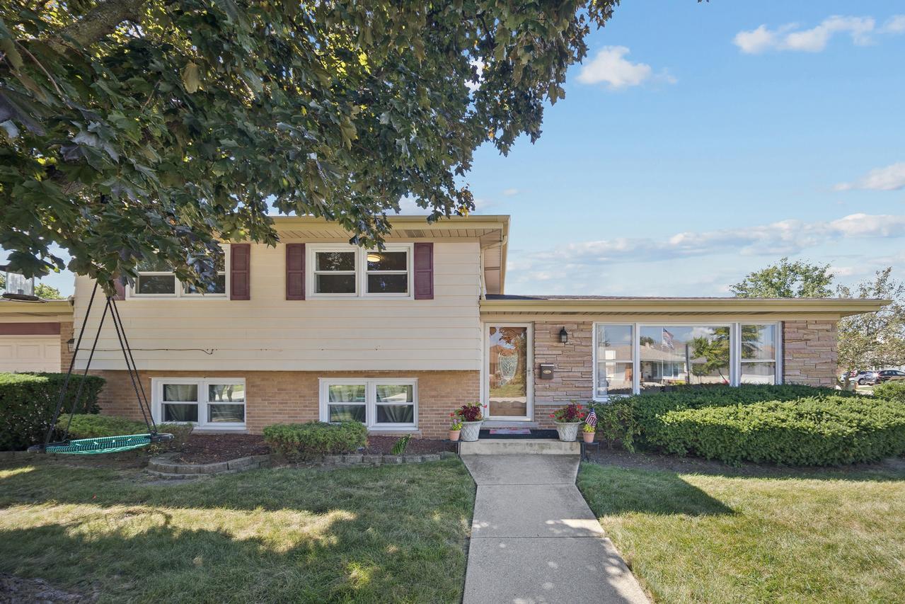 8157 N Root Ct., Niles, IL 60714