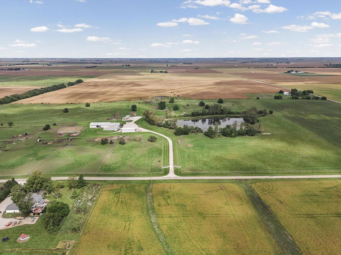 874 E 300n Rd., Gibson City, IL 60936