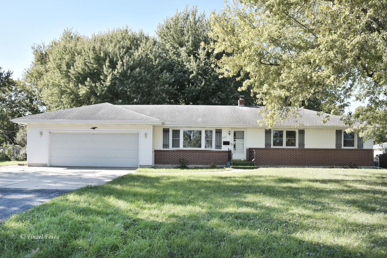 206 S Maple Ave., Byron, IL 61010