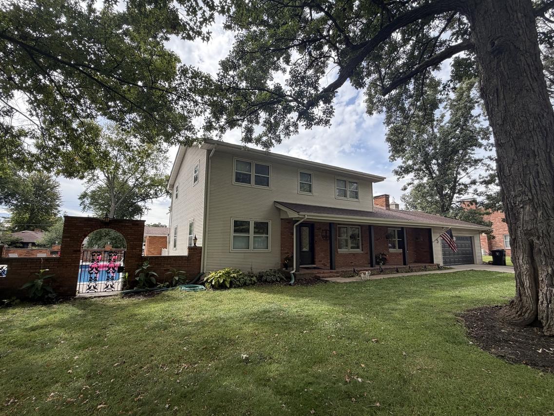 5 Oaklane Dr., Ottawa, IL 61350