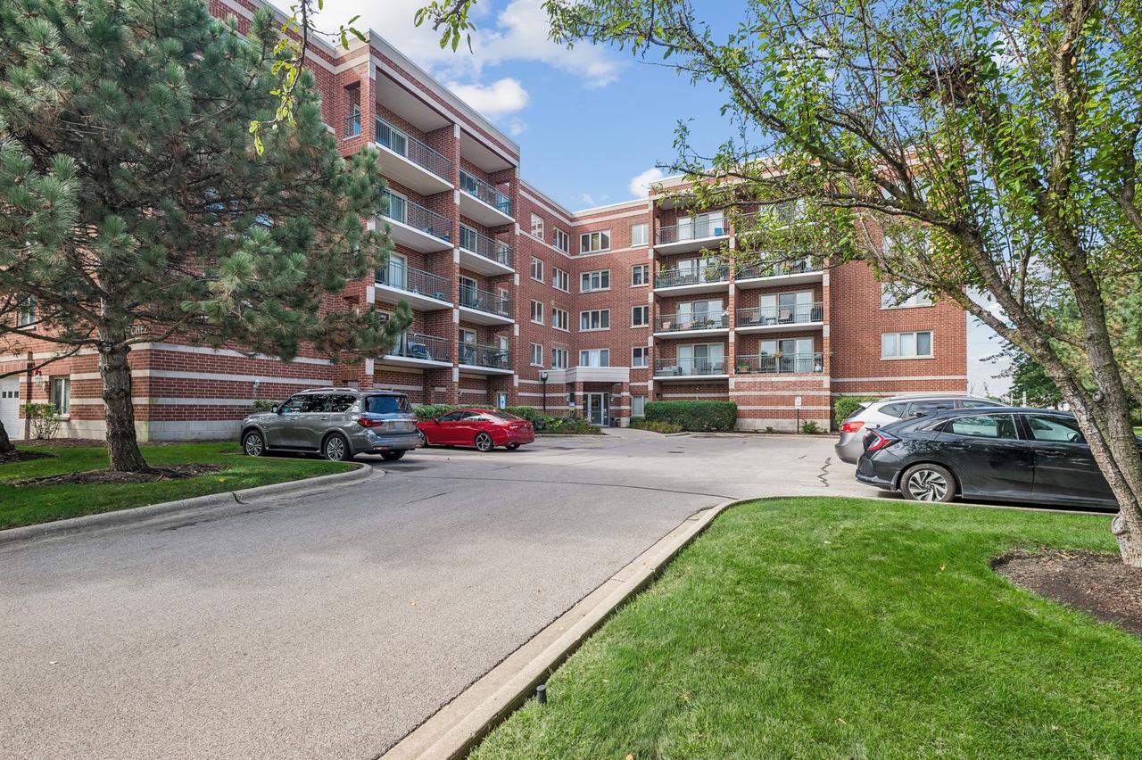 4160 N Natchez Ave. #307, Chicago, IL 60634
