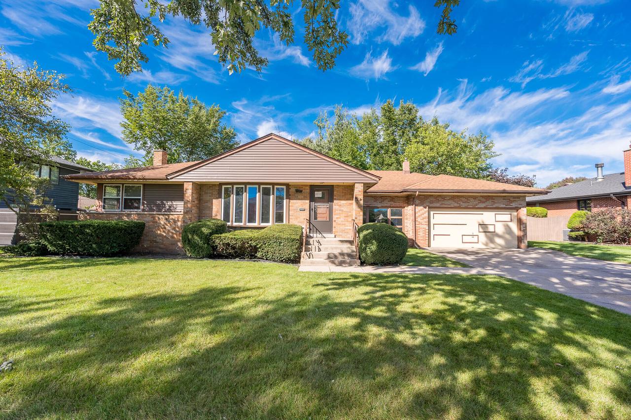 4510 N Oak St., Norridge, IL 60706